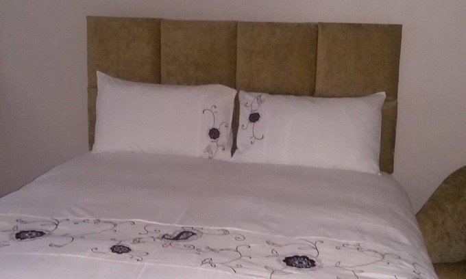 Germiston House | Affordable, Cozy, Modern Home Away From Home For The Discerning Couple Or Family