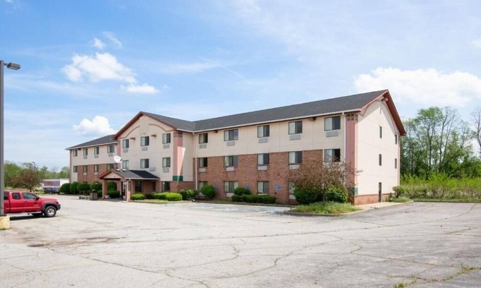 Portage Hotel | Affordable Stay Along I-94 Near Chicago & Indiana Dunes National Park