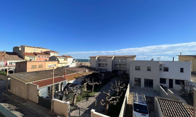 Valras-Plage Apartment | Affordable studio for 4 with balcony near the beach