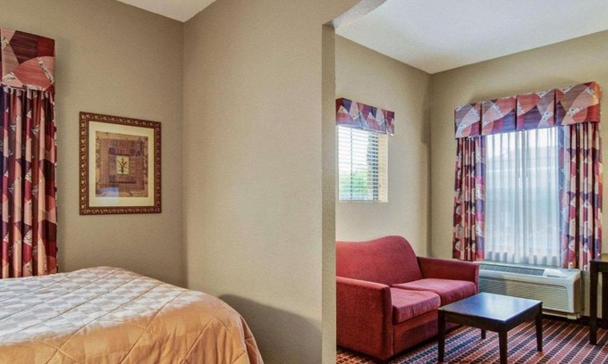 Rogers Hotel | Affordable Suites of America Rogers - Bentonville