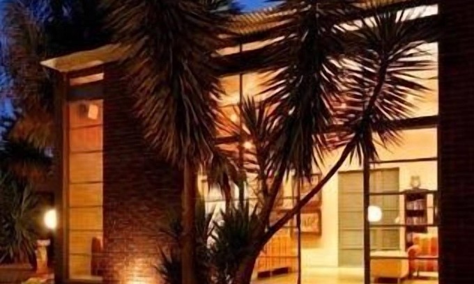 Kempton Park House | African Moon Corporate House