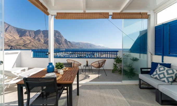 Puerto de las Nieves Apartment | Agaete White&Blue Rooftop