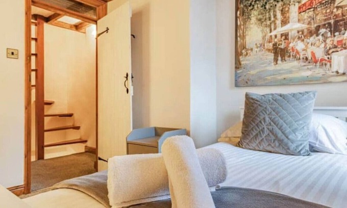 Darley Abbey Apartment | Agniti Cottage quaint historical cottage in Darley Abbey