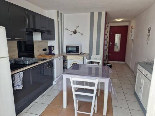 Port-la-Nouvelle Apartment | Agréable appartement 3 Personnes Port La Nouvelle RDC et petit jardin
