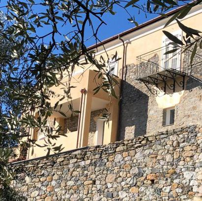 Chiesa di Arnasco House | Agriturismo Le Merline