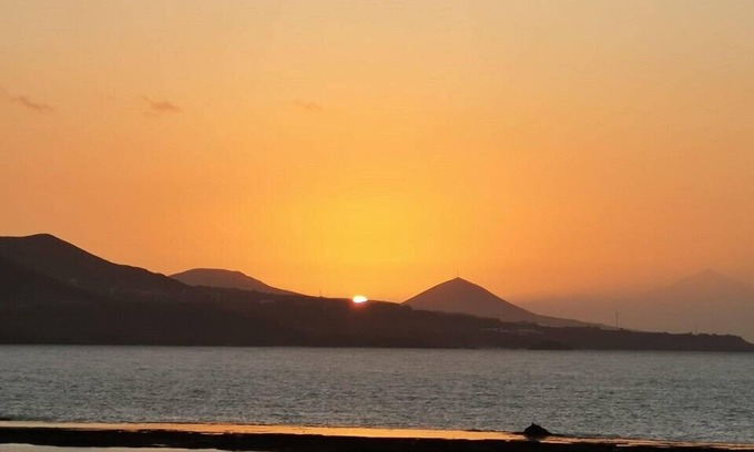 Las Palmas de Gran Canaria Apartment | Agua de Abril Las Canteras. At sea in a minute. Resting/teletrabbing.