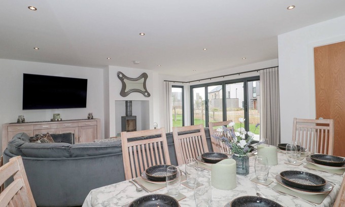 Holworth Cottage | Agua de Plata, 16 Wakeling Island, Silverlake