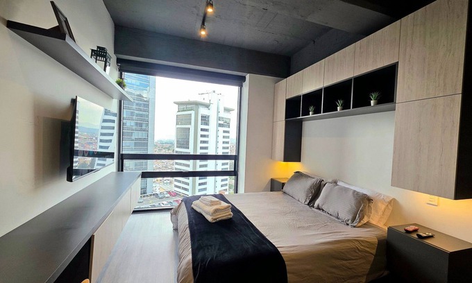 Usaquen House | AH/Loft Queen size bed, City View, Usaquen Bogota