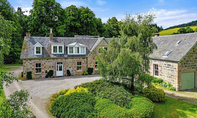 Glen Urquhart Cottage | Aigas Holiday Cottages Old Dairy