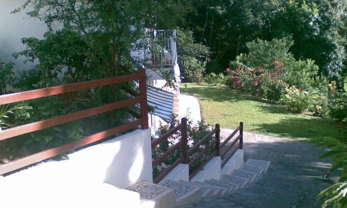 Cafeiere Cottage | Air-conditioned gite on the heights of Deshaies