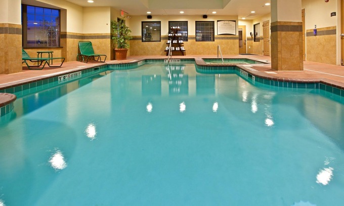 Mile Square Condo | Air-Conditioned Suite | 15 mins from Indianapolis International Airport | Pool + 24h Gym