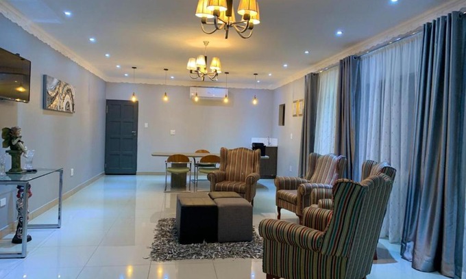 Newcastle Cabin | Airport lodge Newcastle