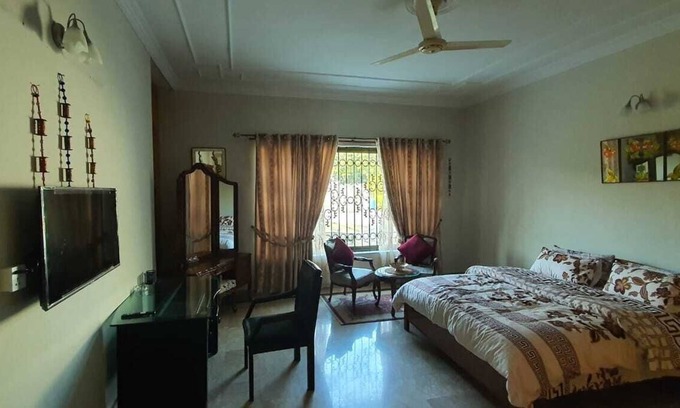 Fatehjang Hotel | Airport Lodges