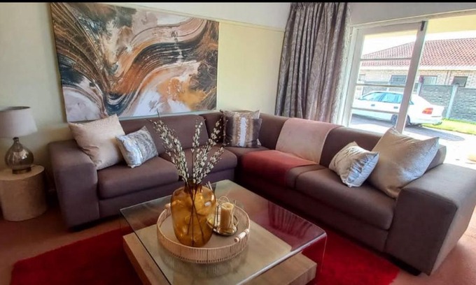 Greenfields House | Airport-way via Trent