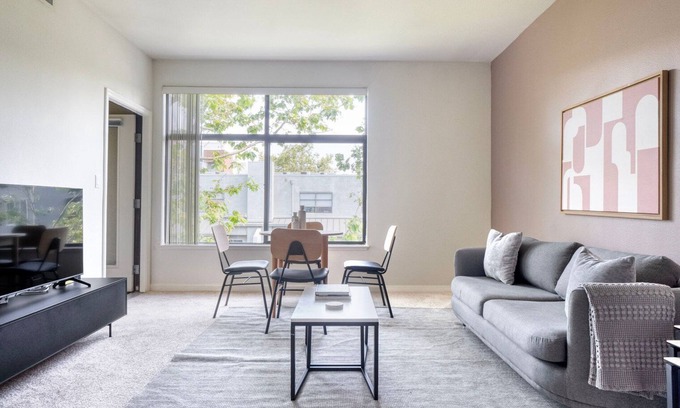 San Jose Apartment | Airy San Jose 2BR w/Sauna, Pool & Games, nr Groceries, by Blueground