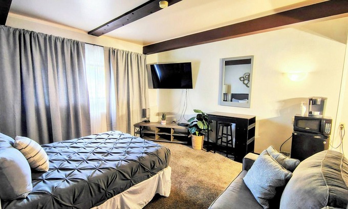 Great Falls Hotel | Aisling Suites-The Midtown