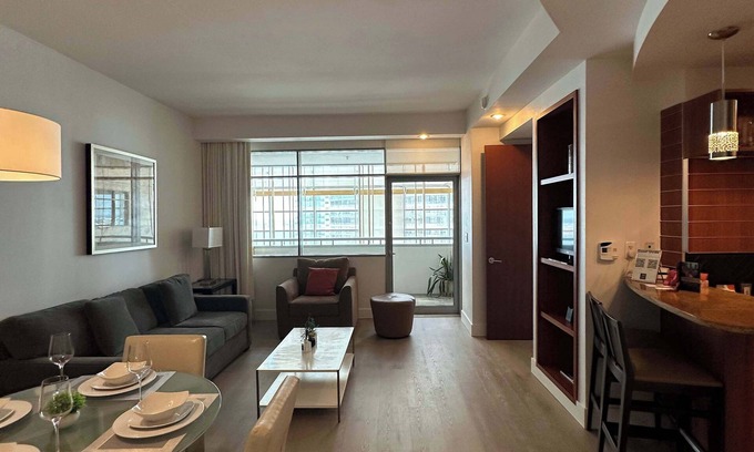 Brickell Apartment | AKA Brickell 31 Floor by Palermo Home