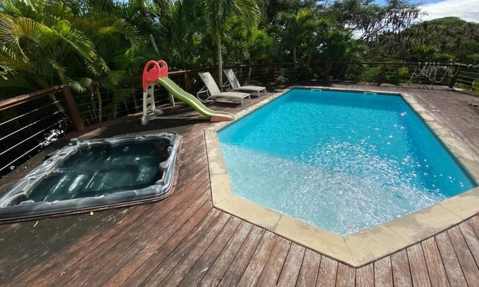 Les Abymes Apartment | Aka Tao Bungalow