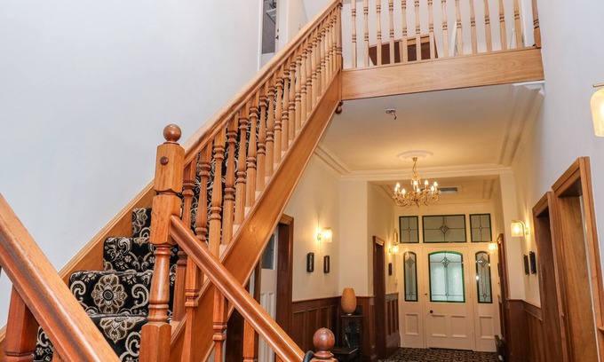 Oldham House | AKILA, family friendly, with hot tub in Greenfield