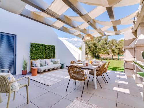 Aldeia do Golfe House | AL - Boho Chic Villa Country Club