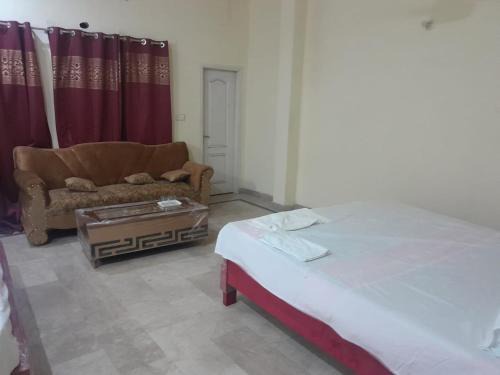 Lahore Hotel | Al Emarat International Hotel