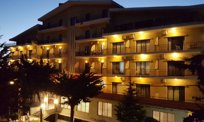 Bhamdoun Hotel | Al Sakhra Hotel