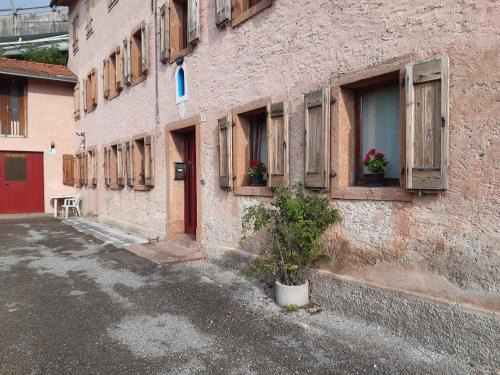 Ponte nelle Alpi House | Al Viandante Casa Rosa