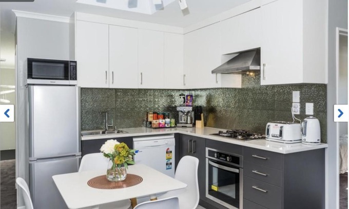 Rosedale House | Albany Modern Private 2 bedroom 2 bathroom with Full Kitchen Netflix