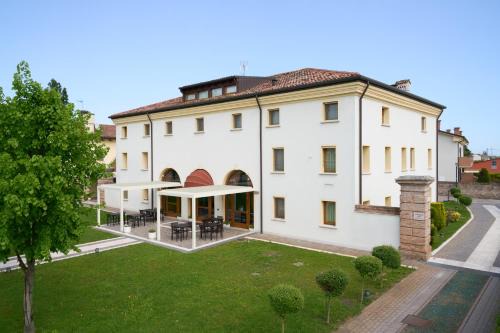 Lughetto di Campagnalupia Hotel | Albergo Antica Corte Marchesini