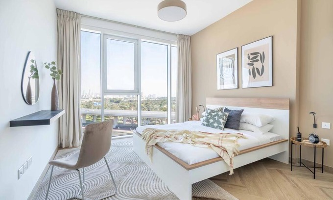 Bur Dubai Apartment | ALFA World Trade Centre Dubai 1BR, MAX Metro Station