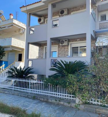 Nea Peramos House | Alikis House