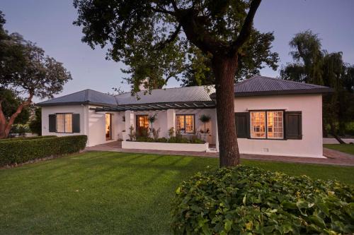 Cape Winelands Bed & Breakfast | Allèe Bleue Wine Estate