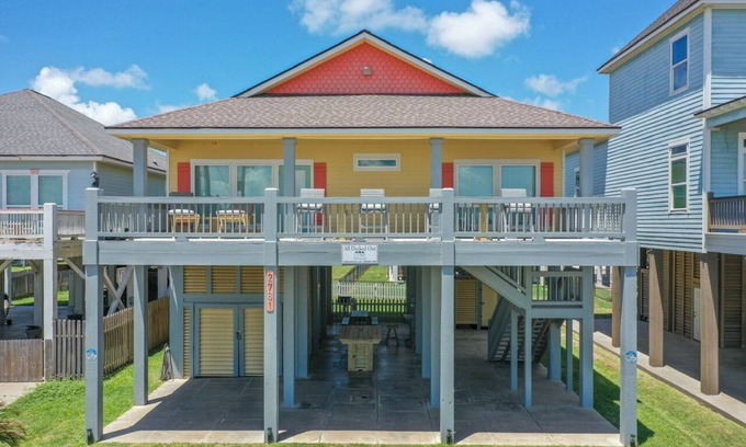 Port Bolivar House | ALL DECKED OUT - 2 Bedroom, 2 Bath, Sleeps 6 - Beach Front!