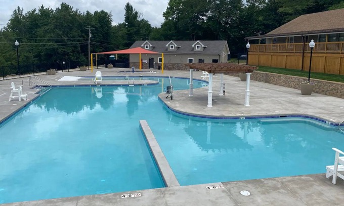 Tobyhanna Ski Chalet | All Inclusive Chalet inside and outside