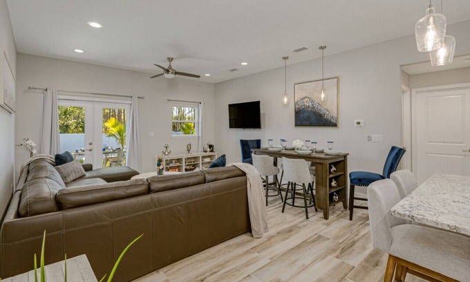 Port Malabar House | All new, lovely, spacious 3bd/2bth unit sleeps 8!