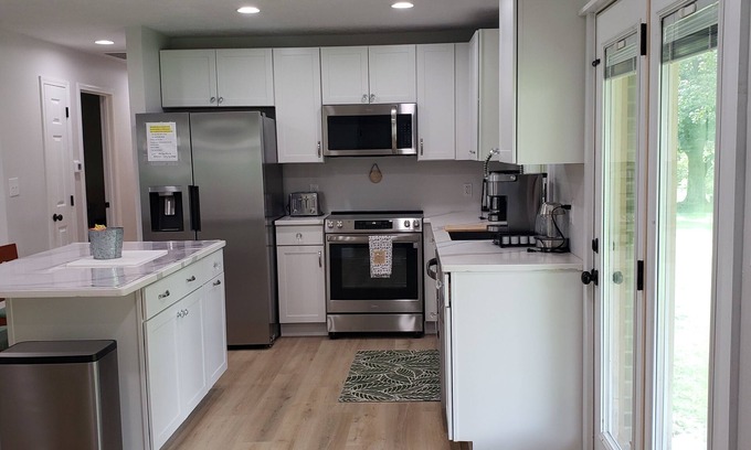 Stanton House | All Newly remodeled- stylish luxury nestled in rural neighborhood - Forest View