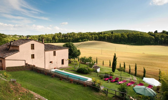 Simignano Villa | ALL PROPERTY 7BR- Charming Tuscan Villa with pool, hot tub, A/C,Siena 15 km