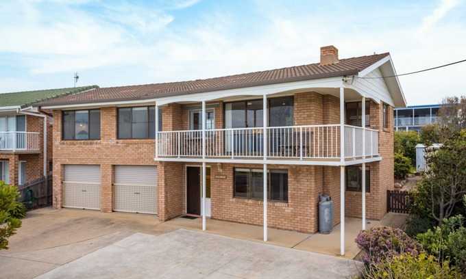 Kianga House | Allawah Beach House - 29 Dalmeny Drive, Kianga