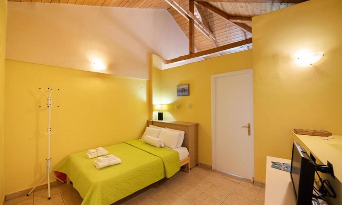 Drimonas House | Almond Tree House Relaxing