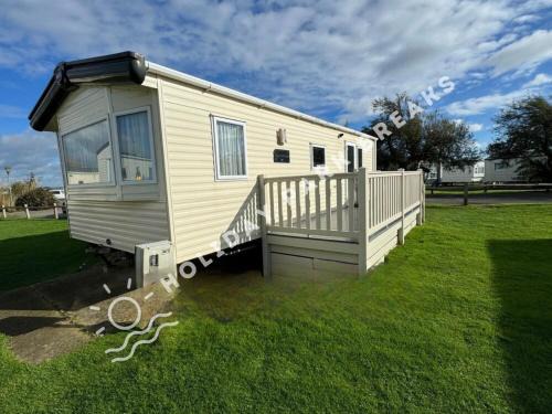 Selsey House | Aloha - Cosy 2 Bed Close to Venue at Seal Bay, Selsey