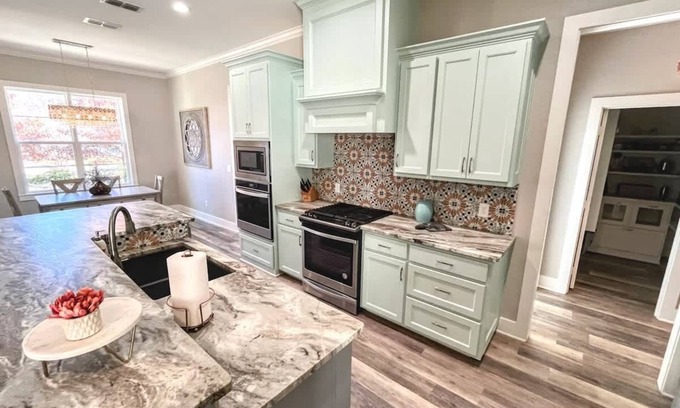 Flint House | Aloha Pines Summary: