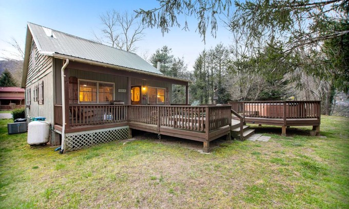 Cullowhee House | Along the River Cottage