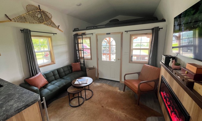 Audubon Cabin | Alpaca Cabin #1