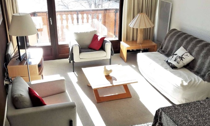 Jeux Apartment | Alpe d'Huez: Appart 6 pers 37m², Centre, Proche Pistes, Balcon Sud, Casier à Skis, Non Fumeur