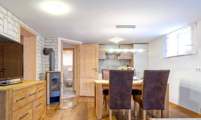 Memmingen Apartment | Alpen-hostel Talstation 4, Buxacher Straße 23 mit Motorradvermietung