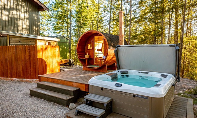 Kalispell Cabin | Alpenglow Retreat Montana