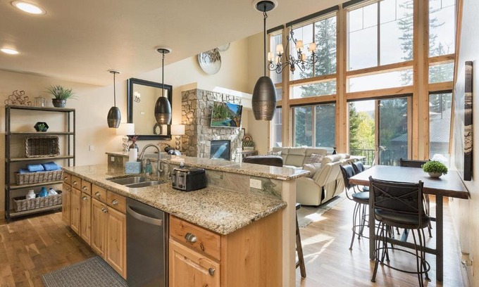 Purgatory House | Alpenglow 8