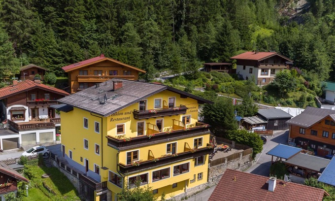 Bad Gastein Cottage | Alpenpension GASTEIN - Double room mountain view, shower, WC, balcony