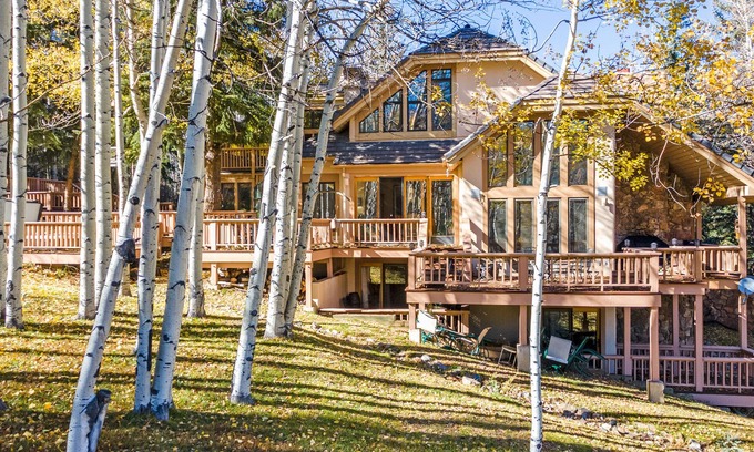 Beaver Creek House | ALPINE MANSION, 9bd + LOFT BR SLEEPS 24 HUGE 8000 sq ft EXCLUSIVE BEAVER CREEK!