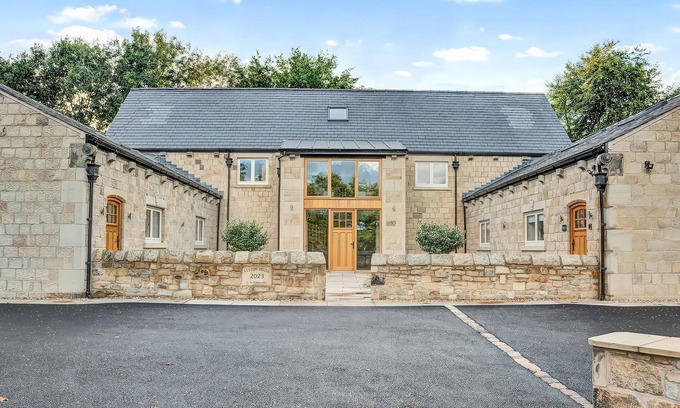 Higher Walton House | ALSTON HOUSE, family friendly, luxury holiday cottage in Longridge